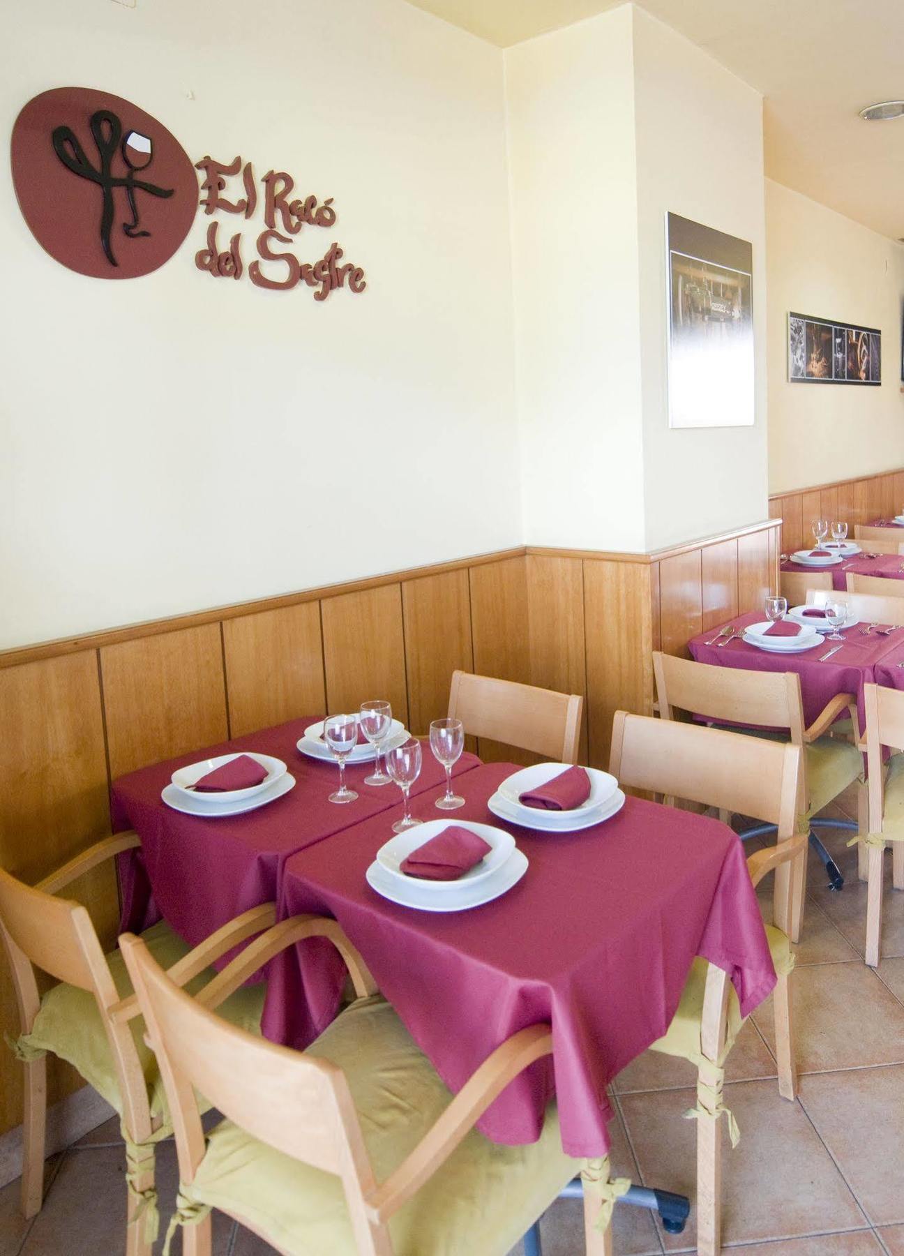 Hotel Ciutat De Sant Adria 2*