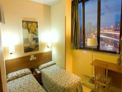Hotel Ciutat De Sant Adria 2*