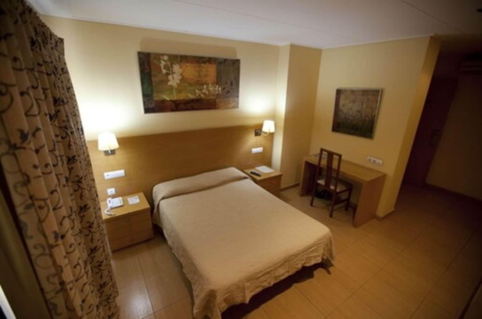 Ciutat De Sant Adria Hotel 2*