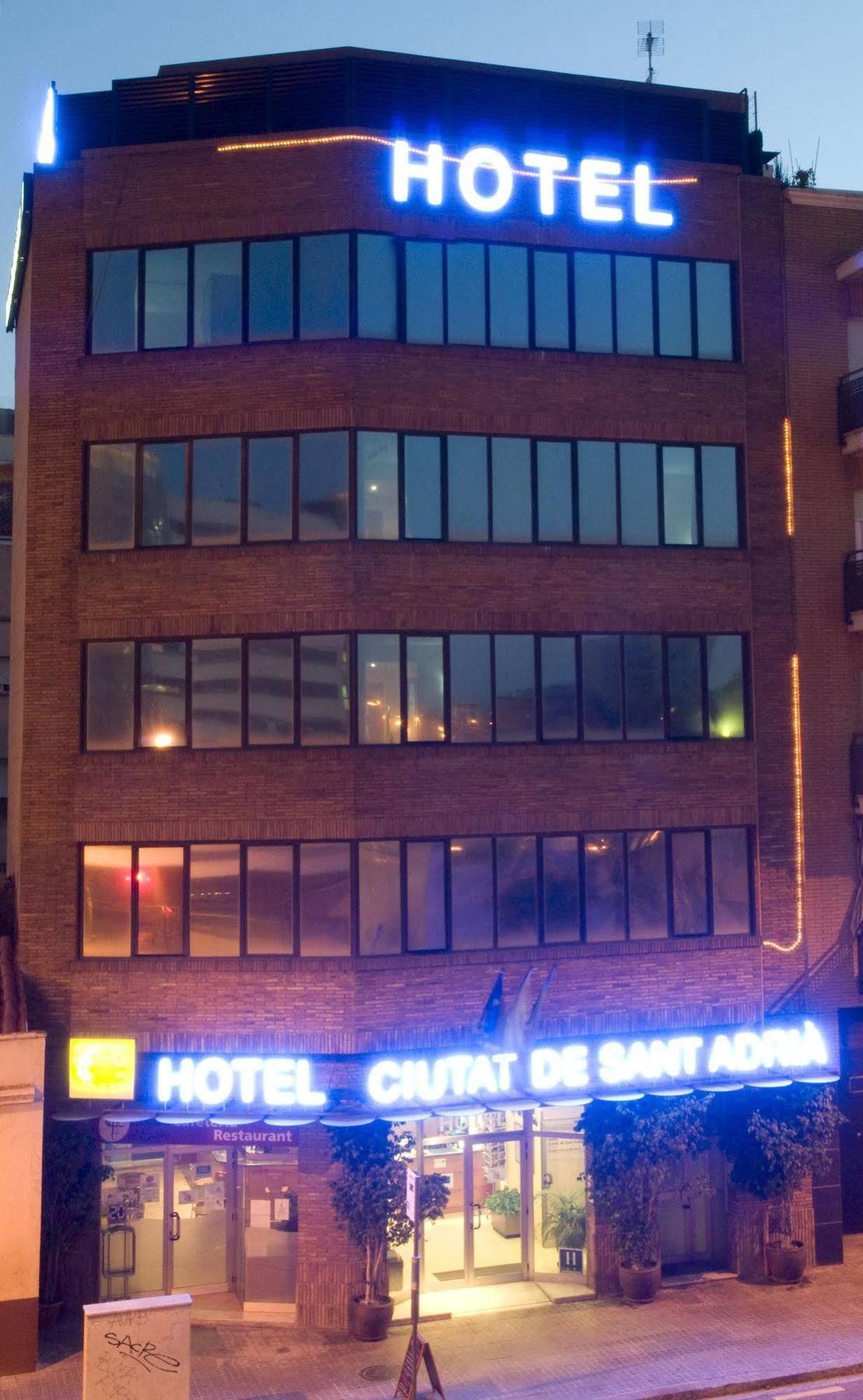 Ciutat De Sant Adria Hotel 2*